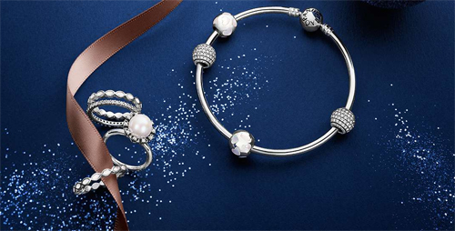 Get A Free Pandora Christmas Ornament