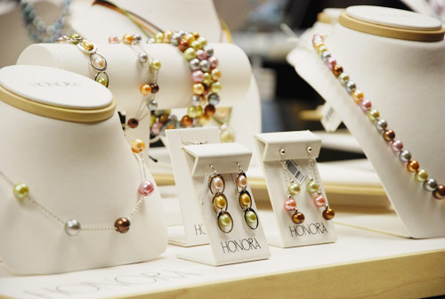 Popular jewelry stores carry a variety of jewelry brands like Honora Pearls.