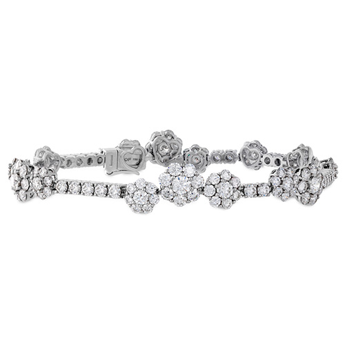 Hearts of Fire creates many bracelets that feature lots of diamonds.