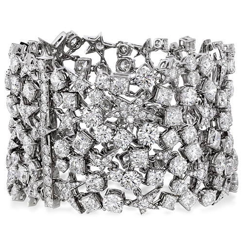 This Hearts on Fire diamond bracelet is like none other.