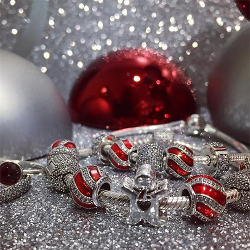 Here are some of the Pandora beads and charms for this holiday 2016.